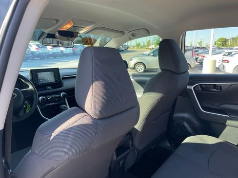 Used 2021 Toyota RAV4 LE w/ Carpet Mat Package (TMS) FWD image 24