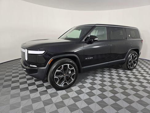Used 2024 Rivian R1S Adventure AWD/4WD image 1