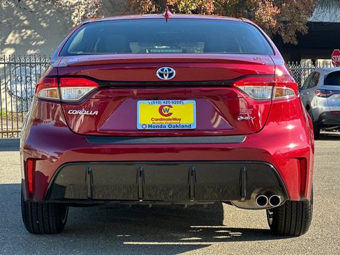 Used 2025 Toyota Corolla SE image 5
