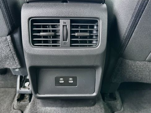 Used 2025 Nissan Rogue SV FWD image 16