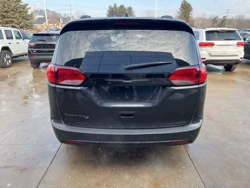 Certified 2019 Chrysler Pacifica Touring-L Plus w/ Advanced Safetytec Group image 5