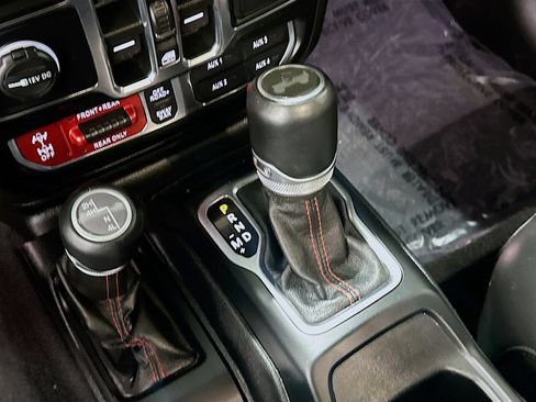 Used 2021 Jeep Wrangler Unlimited Rubicon AWD/4WD image 16