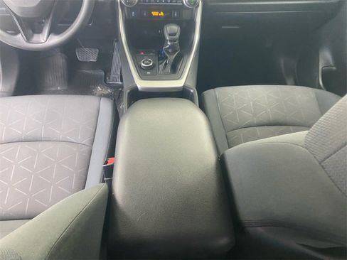 Used 2019 Toyota RAV4 XLE image 11