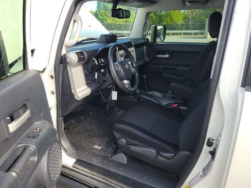 Used 2012 Toyota FJ Cruiser 4WD w/ Convenience Pkg image 5