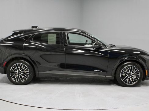 Used 2025 Ford Mustang Mach-E Premium AWD/4WD image 7