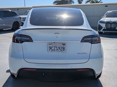 Used 2022 Tesla Model Y Performance image 7