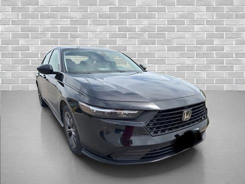 Used 2023 Honda Accord EX image 3