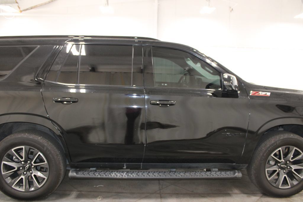 Used 2024 Chevrolet Tahoe Z71 w/ Luxury Package AWD/4WD image 11