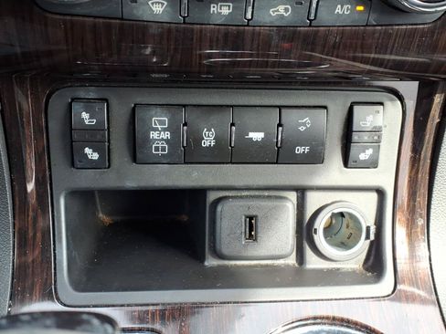 Used 2017 Chevrolet Traverse LT FWD image 27