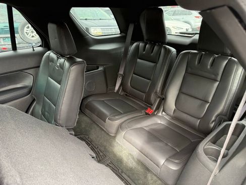 Used 2013 Ford Explorer XLT image 7