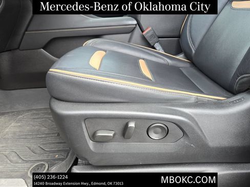 Used 2024 GMC Yukon AT4 w/ Technology Package AWD/4WD image 20