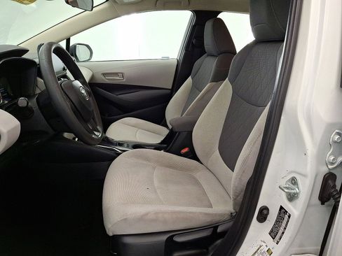 Used 2022 Toyota Corolla LE image 11