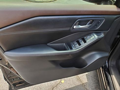 Certified 2023 Nissan Rogue SL w/ SL Premium Package FWD image 18
