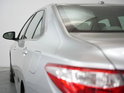 Used 2017 Toyota Camry XLE image 61