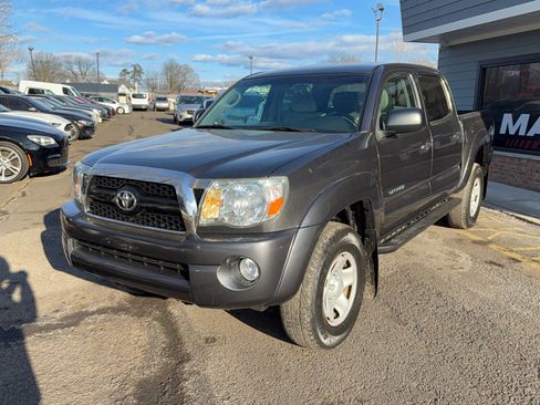 Used 2011 Toyota Tacoma 4x4 Double Cab image 1