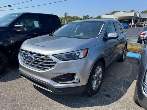 Used 2024 Ford Edge Titanium AWD/4WD image 4