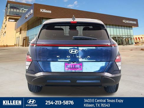 Used 2024 Hyundai Kona SE image 8