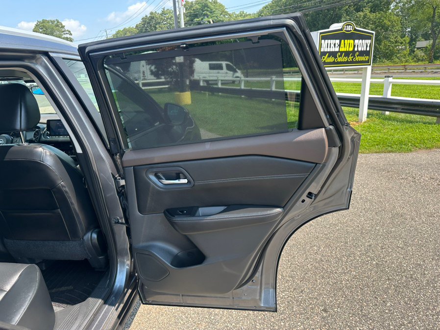 Used 2022 Nissan Rogue SV AWD/4WD image 17