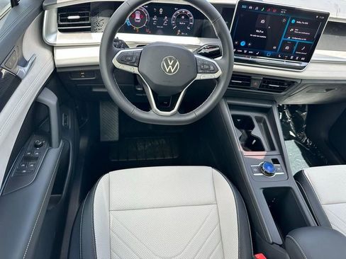 New 2026 Volkswagen Tiguan SE AWD/4WD image 8