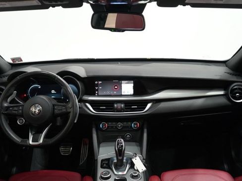 Used 2024 Alfa Romeo Stelvio Veloce image 13