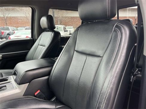 Used 2019 Ford F150 Lariat image 29