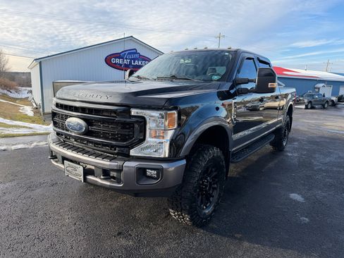 Used 2022 Ford F250 Lariat w/ Tremor Off-Road Package image 3
