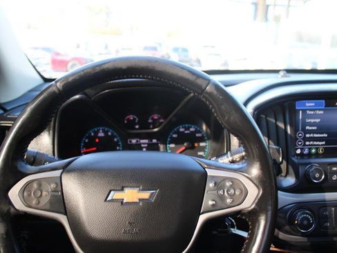 Used 2022 Chevrolet Colorado LT w/ Fleet Safety Package RWD image 9