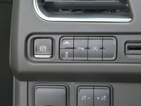 Used 2023 Chevrolet Tahoe LS RWD image 25