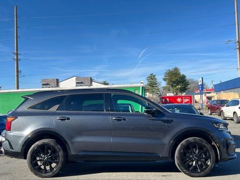 Used 2022 Kia Sorento SX image 11