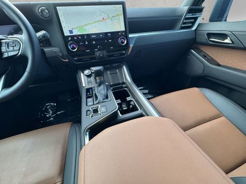 Used 2025 Lexus GX 550 550 Luxury+ image 3