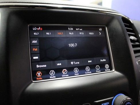 Used 2018 Jeep Grand Cherokee Limited image 28