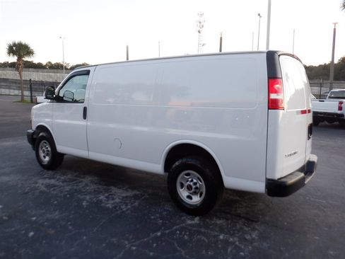 Used 2023 GMC Savana 2500 w/ Driver Convenience Package image 3