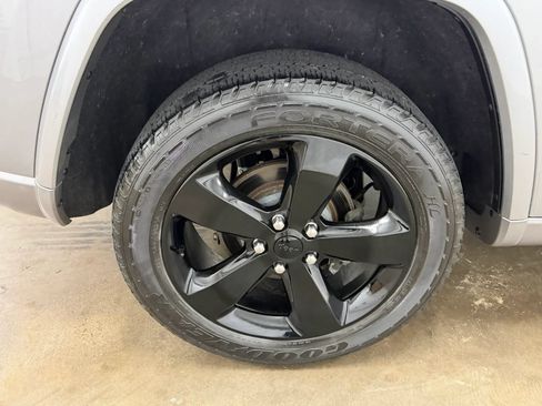 Used 2015 Jeep Grand Cherokee Altitude AWD/4WD image 26