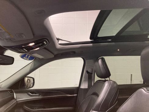 Used 2022 Jeep Grand Cherokee L Limited image 25