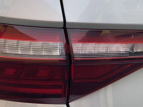 Used 2024 Volkswagen Jetta SE image 10