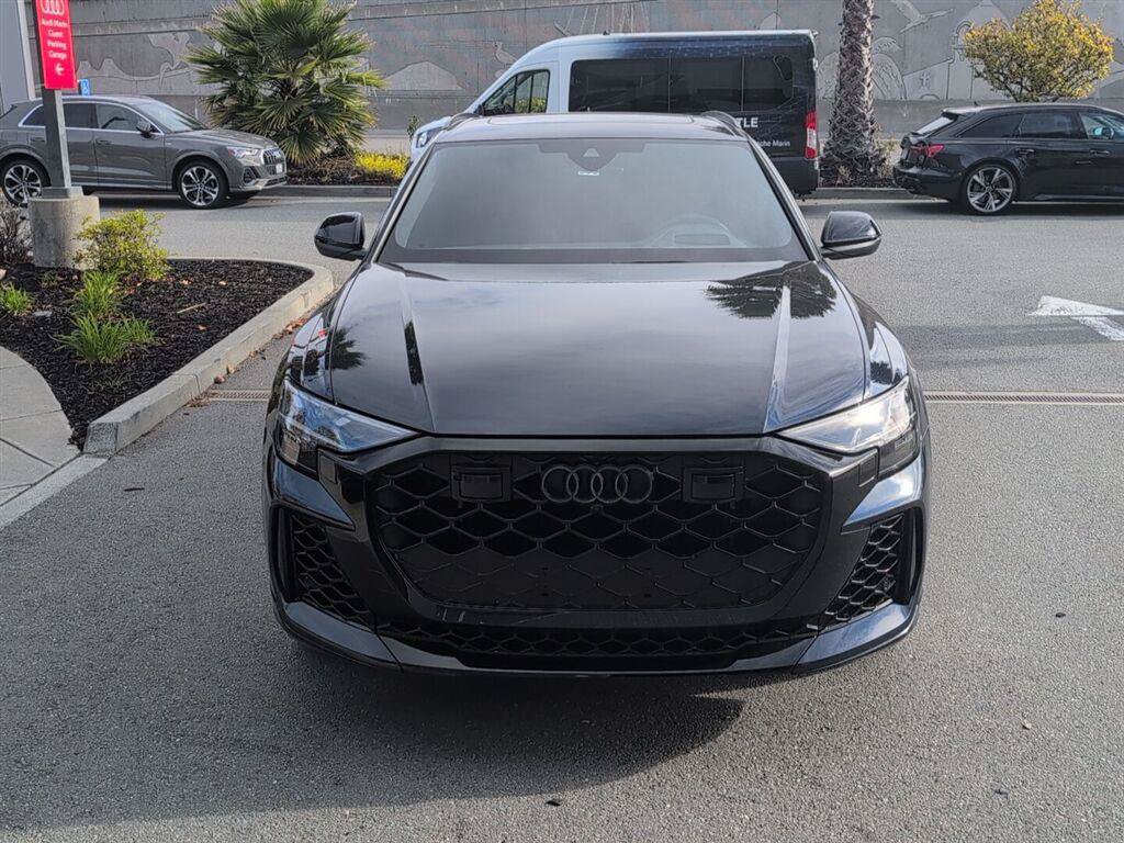 Used 2025 Audi RS Q8 performance AWD/4WD image 3