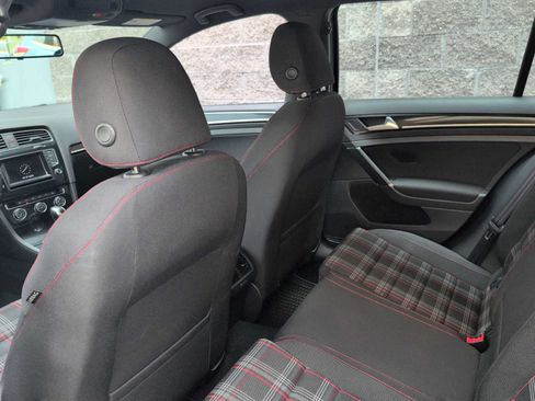 Used 2015 Volkswagen Golf 4-Door FWD image 17