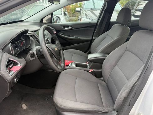 Used 2019 Chevrolet Cruze LT w/ LT Fleet Convenience Package FWD image 3