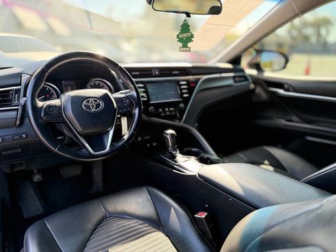 Used 2018 Toyota Camry SE image 15