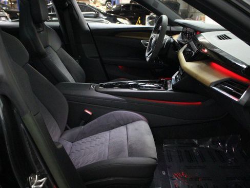 Used 2023 Audi e-tron GT Premium Plus image 26