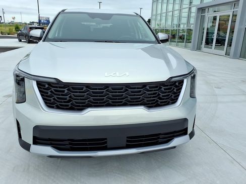 New 2026 Kia Sorento LX FWD image 3
