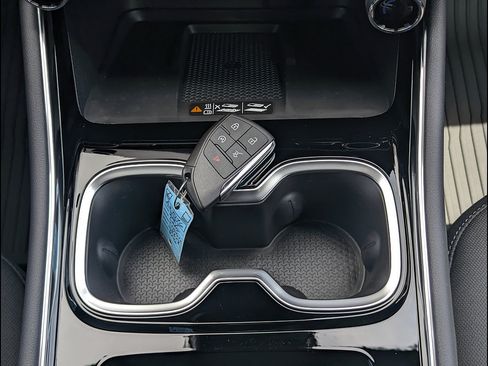 New 2027 Chevrolet Traverse LT w/ Midnight/Sport Edition FWD image 25