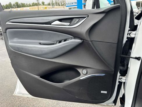 Used 2024 Buick Enclave Essence w/ Experience Buick Package image 16