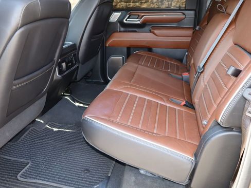 Used 2024 GMC Sierra 2500 Denali Ultimate AWD/4WD image 6