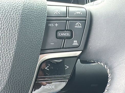 Used 2025 Toyota Camry SE w/ Convenience Package image 22