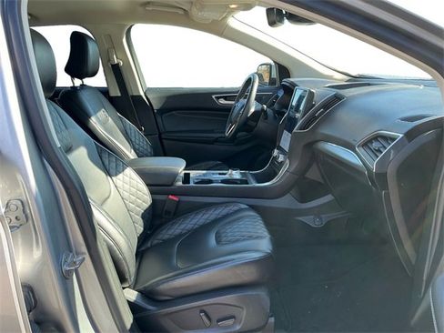 Used 2024 Ford Edge Titanium image 17