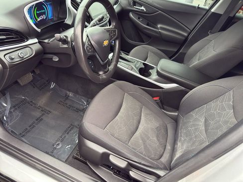 Used 2018 Chevrolet Volt LT w/ Comfort Package image 7