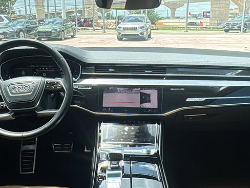 Used 2020 Audi S8 L w/ S8 Executive Package AWD/4WD image 17
