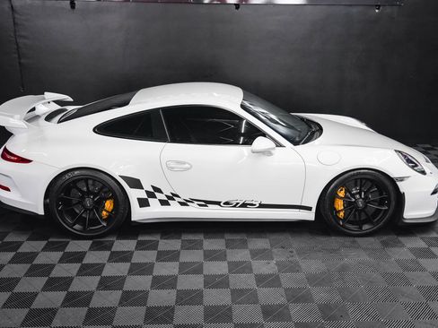 Used 2015 Porsche 911 GT3 RWD image 16