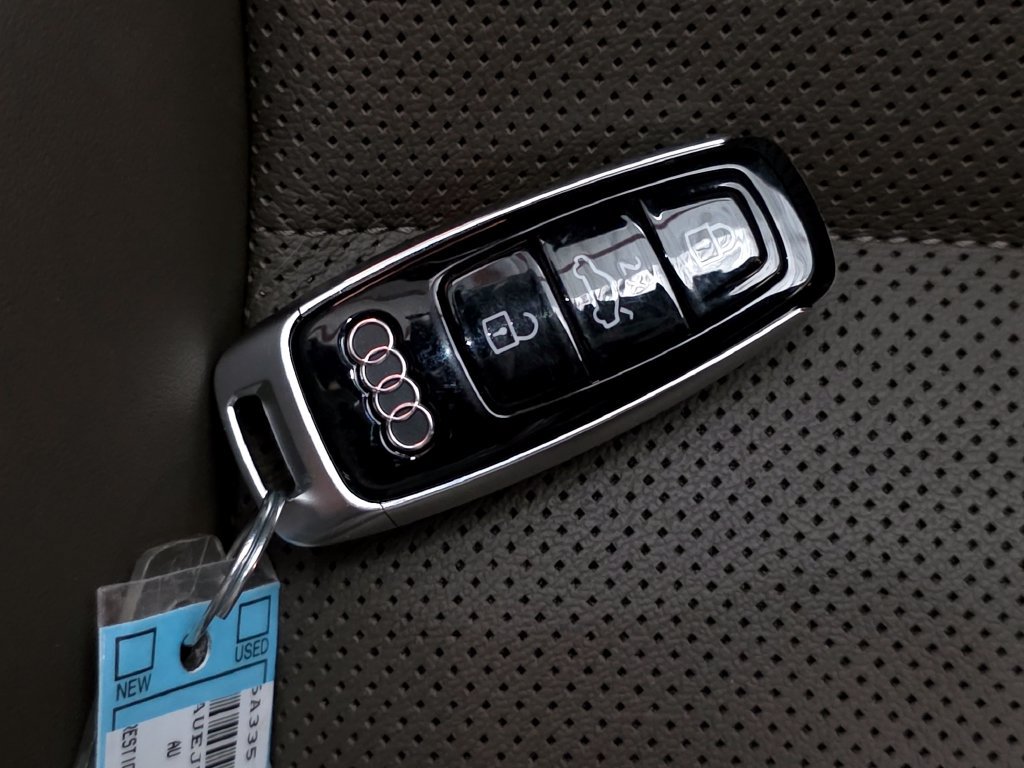Certified 2023 Audi e-tron GT Prestige AWD/4WD image 38